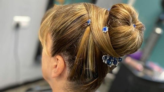 At Pauls Hairdressing